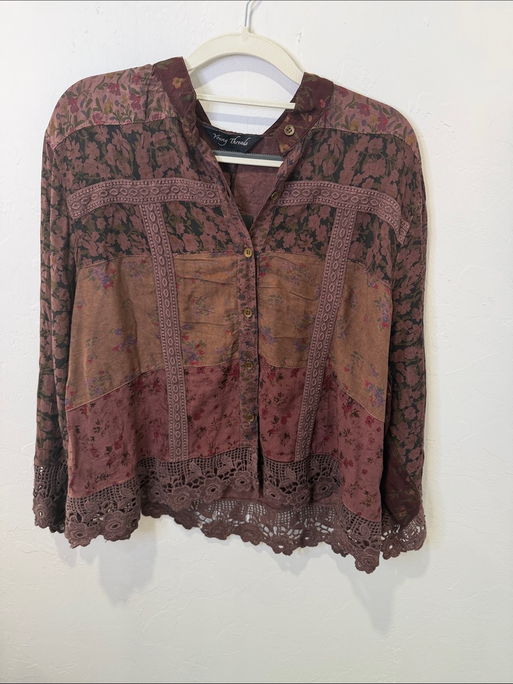 Young threads top